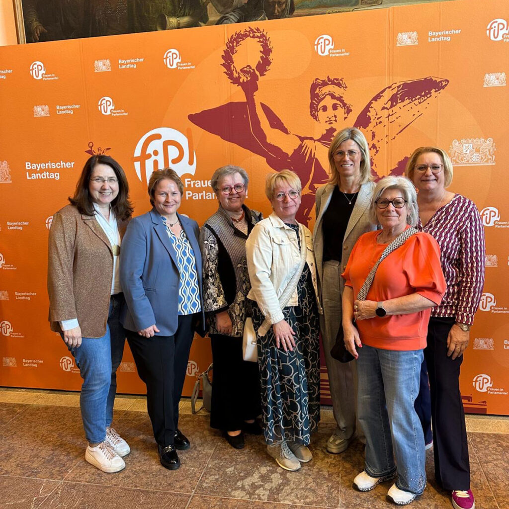 Bayerischerlandtag 230325 frauenindieparlamente 1024x1024